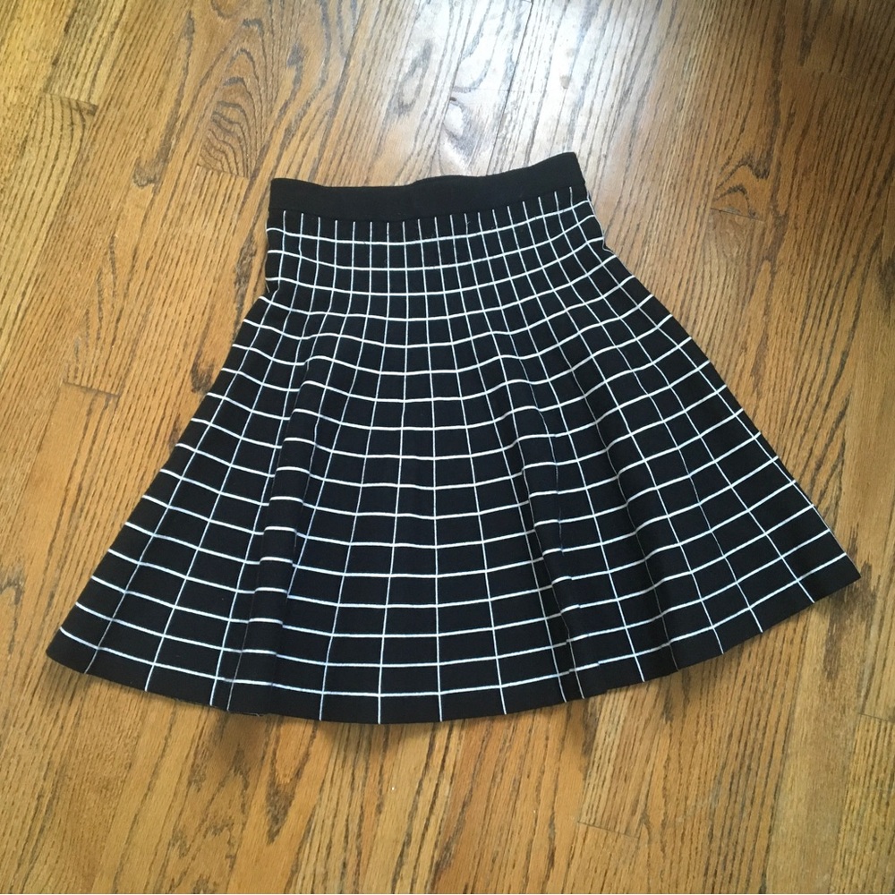 BLACK Saks Fifth Avenue Flare Skirt Womens Small Black White Windowpane